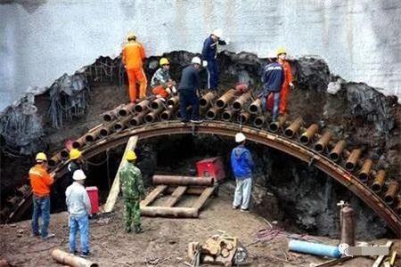 合水隧道钢花管支护案例